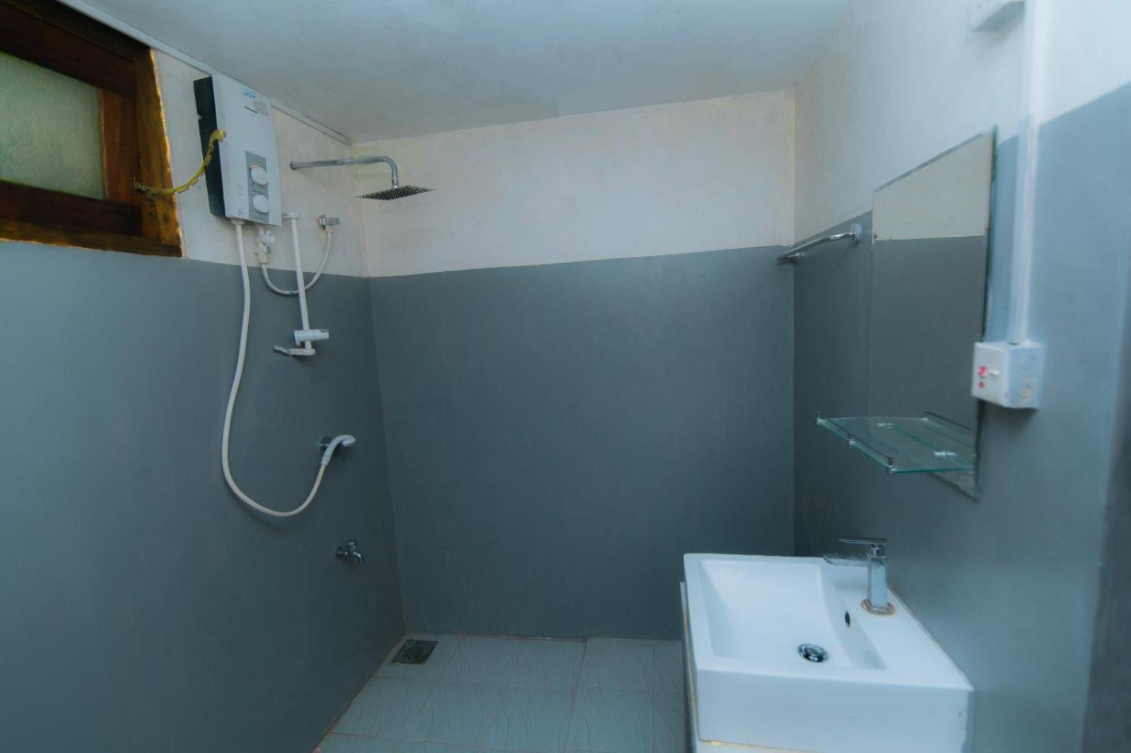 Rainforest River Edge Deniyaya Room photo